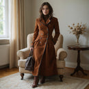 Alexia – Casaco longo de couro envernizado – Elegância clássica premium